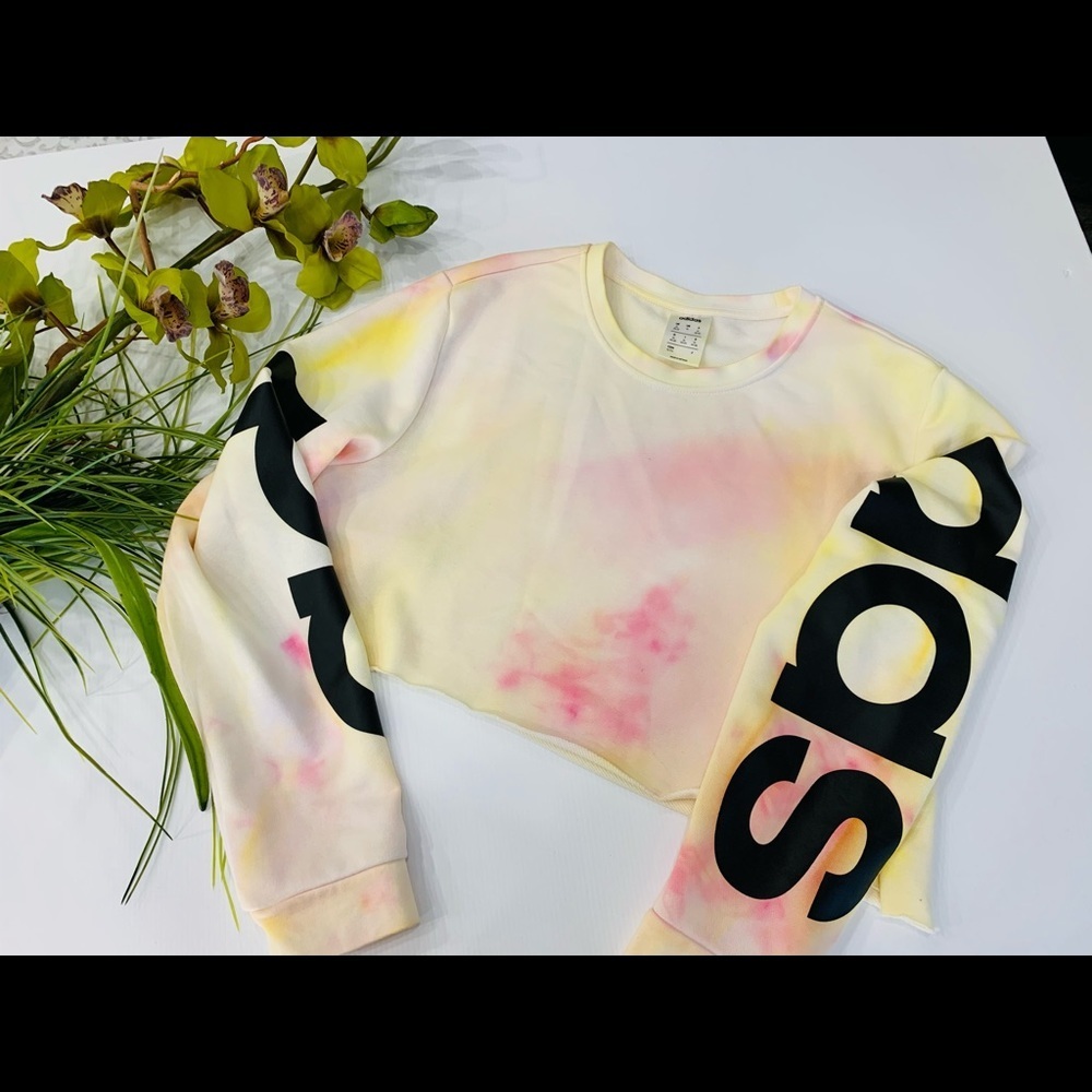 T13- Adidas tie dye white oversized crop top size XL J
